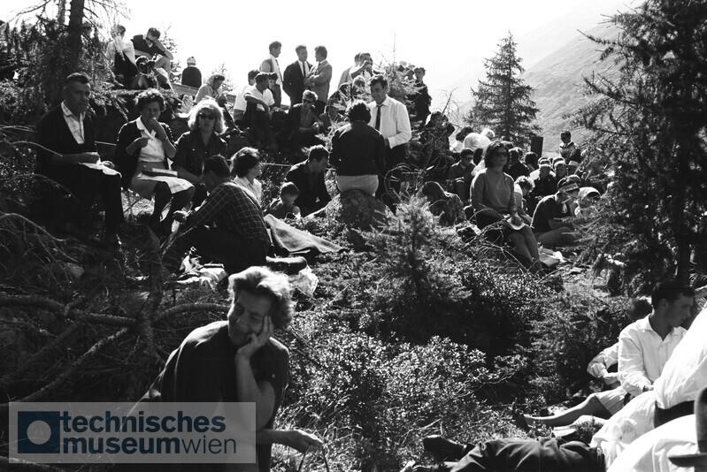 Crowd at Timmelsjoch Alpenbergrennen in 1963